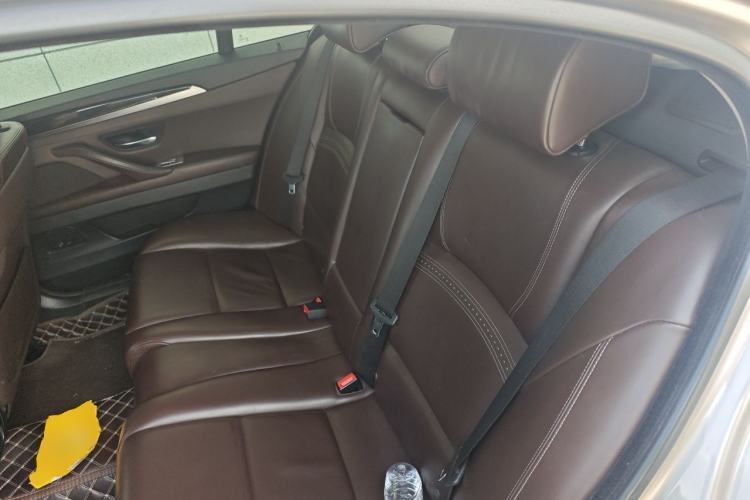 Used BMW 5 Series 2017 525Li Luxury Design Package Left Rear Seat