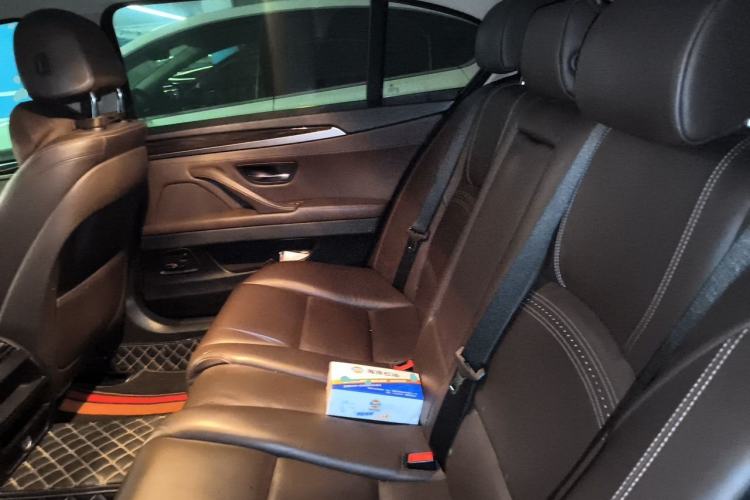 Used BMW 5 Series 2017 525Li Luxury Design Package Left Rear Seat