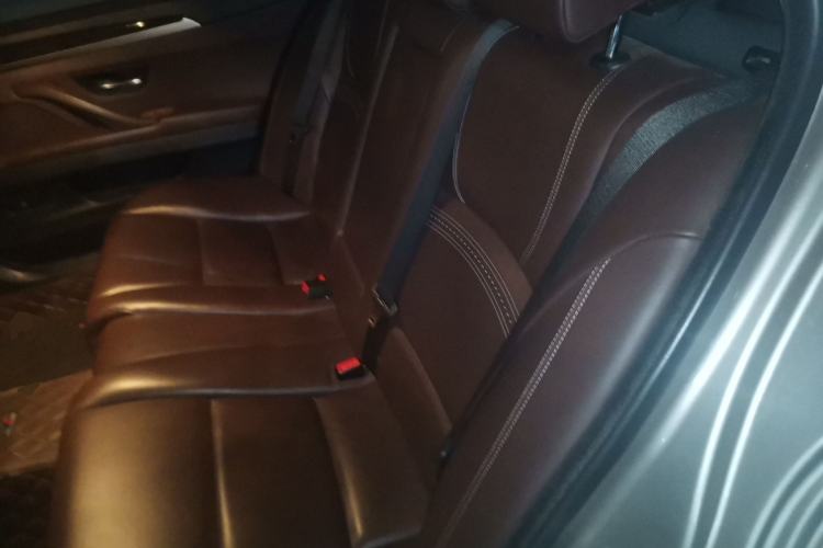 Used BMW 5 Series 2017 525Li Luxury Design Package Left Rear Seat
