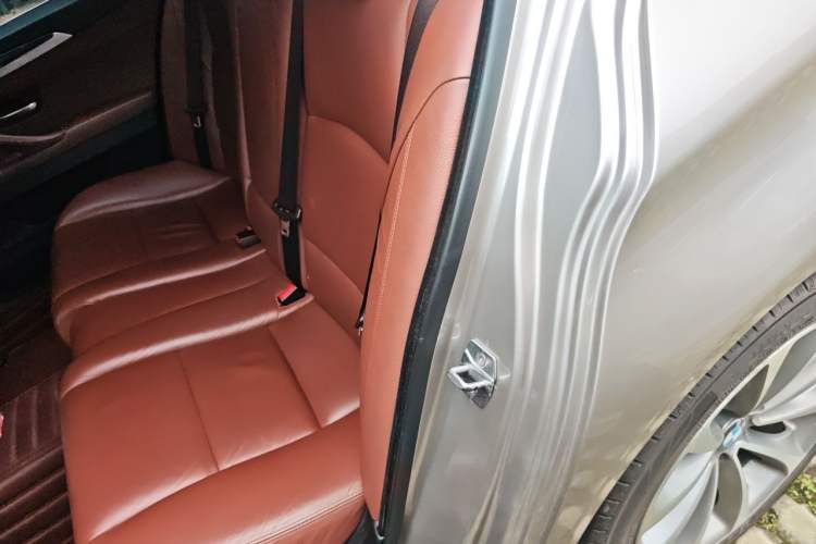Used BMW 5 Series 2017 525Li Leading Model Left Rear Seat