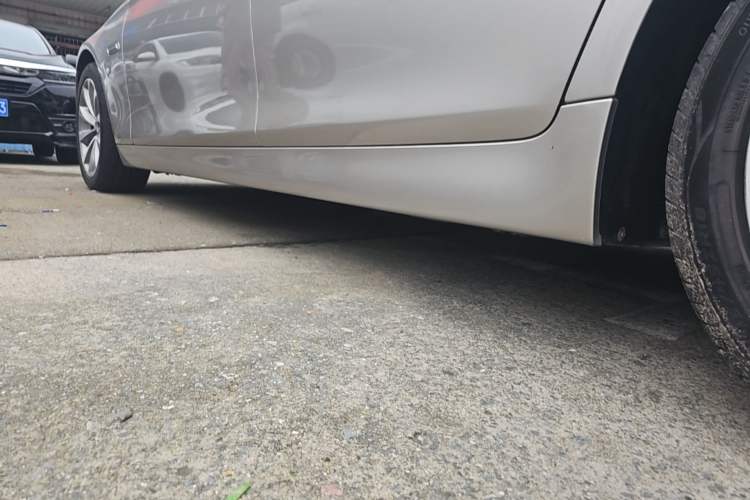 Used BMW 5 Series 2017 525Li Leading Model Left Side Sill