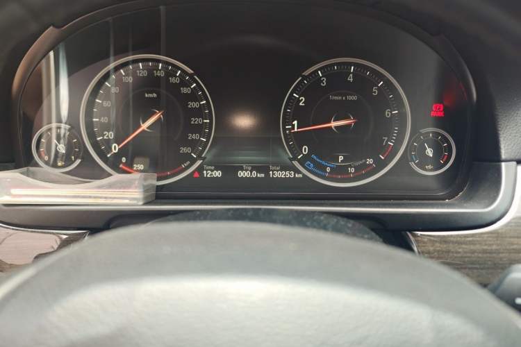 Used BMW 5 Series 2017 525Li Luxury Design Package Odometer Close Up