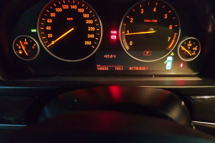 Used BMW 5 Series 2017 520Li Elegant Edition Odometer Close Up