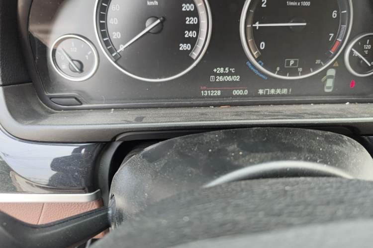 Used BMW 5 Series 2017 520Li Elegant Edition Odometer Close Up