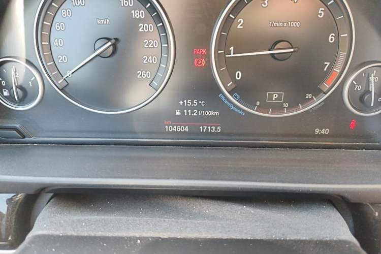 Used BMW 5 Series 2017 525Li Leading Model Odometer Close Up