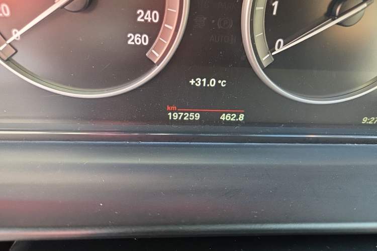 Used BMW 5 Series 2017 520Li Elegant Edition Odometer Close Up