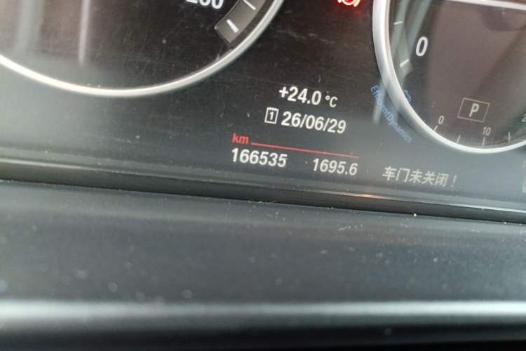Used BMW 5 Series 2017 520Li Elegant Edition Odometer Close Up