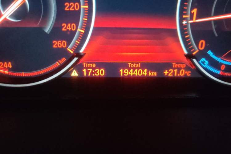 Used BMW 5 Series 2017 525Li Luxury Design Package Odometer Close Up