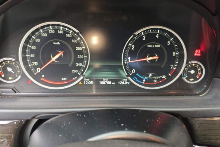 Used BMW 5 Series 2017 525Li Luxury Design Package Odometer Close Up