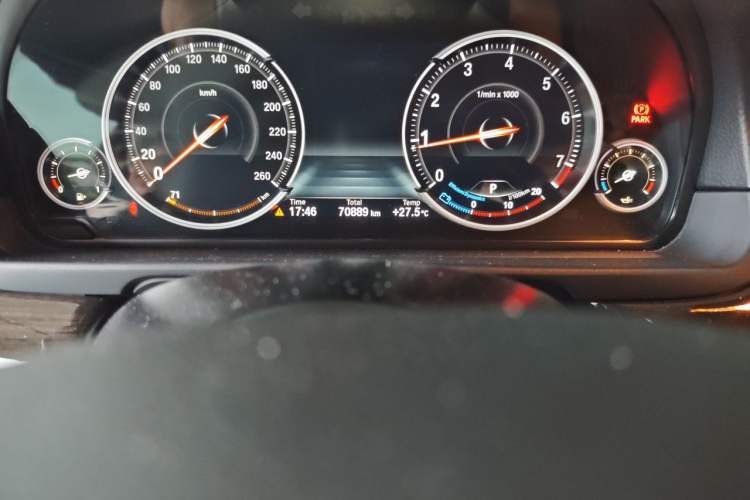 Used BMW 5 Series 2017 525Li Luxury Design Package Odometer Close Up
