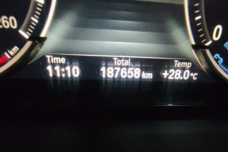 Used BMW 5 Series 2017 525Li Luxury Design Package Odometer Close Up