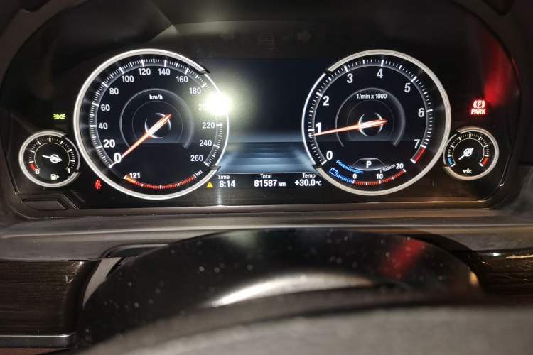 Used BMW 5 Series 2017 525Li Luxury Design Package Odometer Close Up