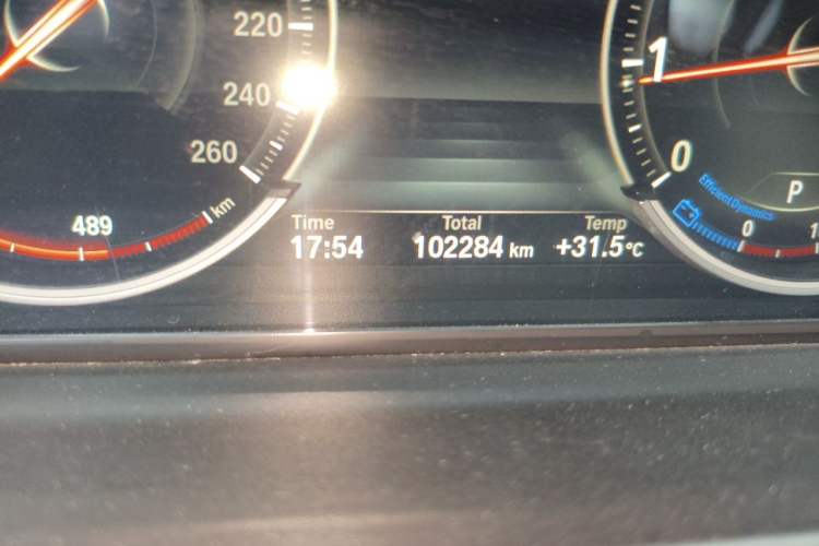 Used BMW 5 Series 2017 525Li Luxury Design Package Odometer Close Up