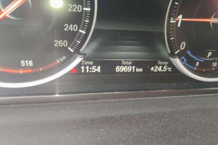 Used BMW 5 Series 2017 525Li Luxury Design Package Odometer Close Up