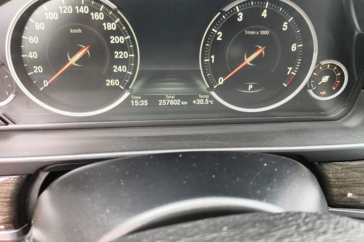 Used BMW 5 Series 2017 525Li Luxury Design Package Odometer Close Up