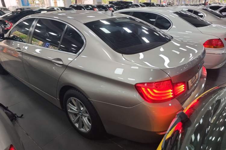 Used BMW 5 Series 2017 520Li Elegant Edition Rear Left 45 Deg