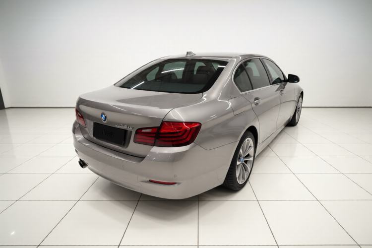 Used BMW 5 Series 2017 525Li Leading Model Rear Right 45 Deg