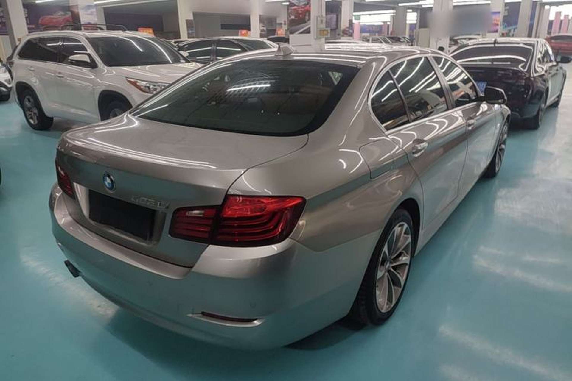 Used BMW 5 Series 2017 525Li Leading Model Rear Right 45 Deg