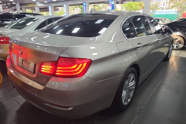 Used BMW 5 Series 2017 520Li Elegant Edition Rear Right 45 Deg
