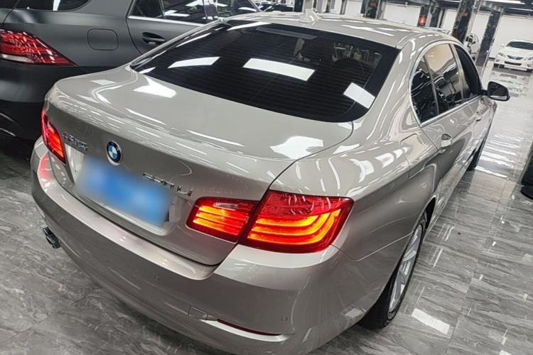 Used BMW 5 Series 2017 520Li Elegant Edition Rear Right 45 Deg