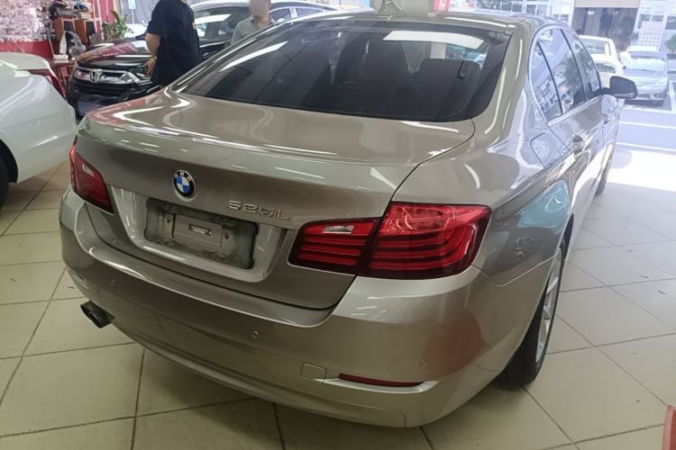 Used BMW 5 Series 2017 520Li Elegant Edition Rear Right 45 Deg