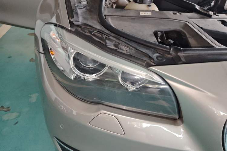 Used BMW 5 Series 2017 525Li Luxury Design Package Right Front Headlight