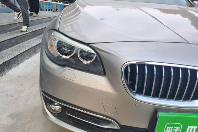 Used BMW 5 Series 2017 525Li Luxury Design Package Right Front Headlight