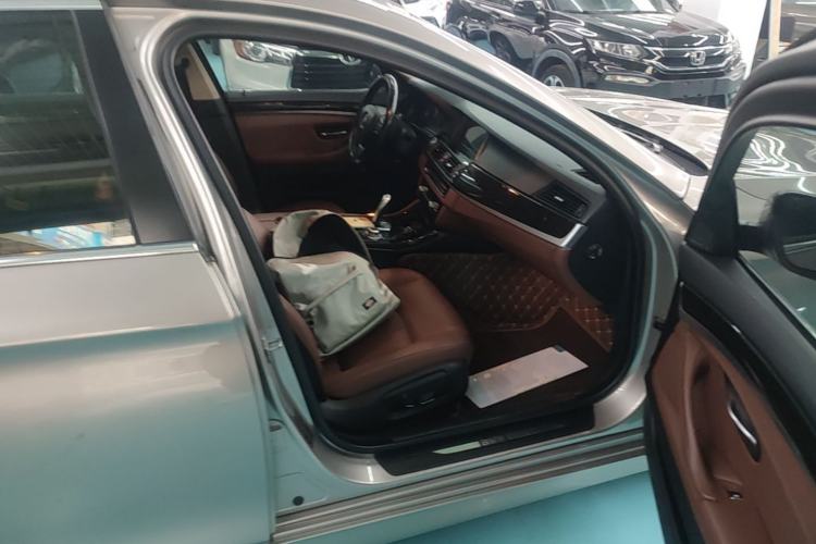 Used BMW 5 Series 2017 525Li Leading Model Right Front Seat