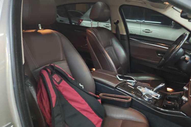 Used BMW 5 Series 2017 525Li Luxury Design Package Right Front Seat