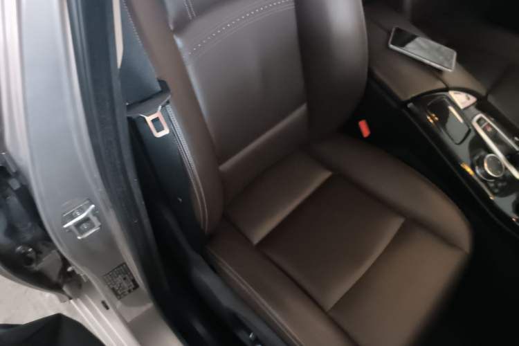 Used BMW 5 Series 2017 525Li Luxury Design Package Right Front Seat