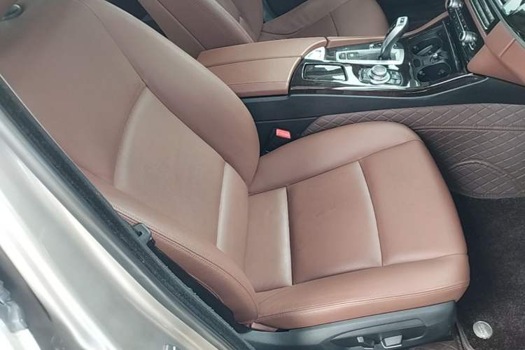 Used BMW 5 Series 2017 525Li Leading Model Right Front Seat