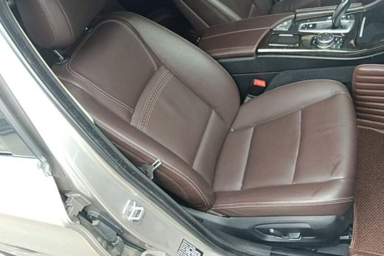 Used BMW 5 Series 2017 525Li Luxury Design Package Right Front Seat