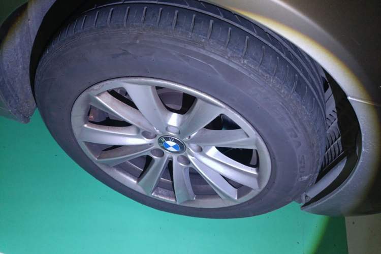 Used BMW 5 Series 2017 520Li Elegant Edition Right Front Wheel Hub