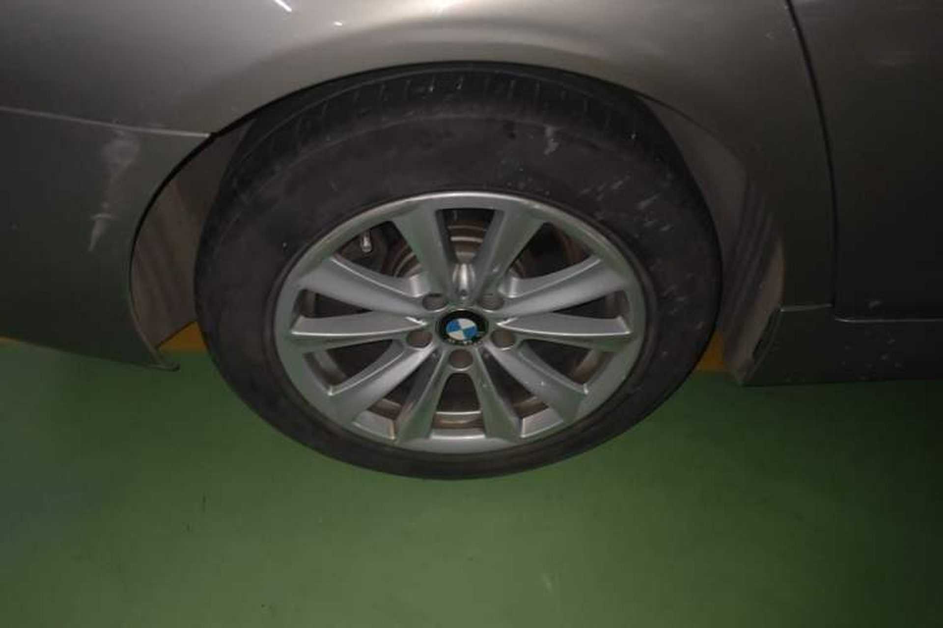 Used BMW 5 Series 2017 520Li Elegant Edition Right Front Wheel Hub