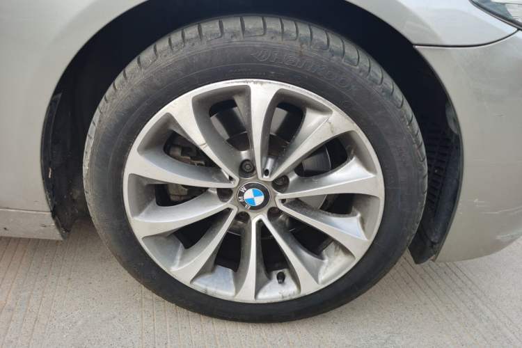 Used BMW 5 Series 2017 525Li Leading Model Right Front Wheel Hub