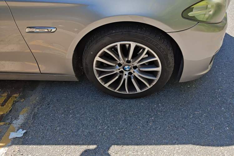 Used BMW 5 Series 2017 525Li Luxury Design Package Right Front Wheel Hub