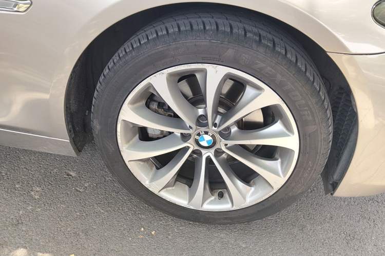Used BMW 5 Series 2017 525Li Leading Model Right Front Wheel Hub