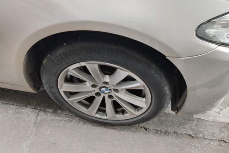 Used BMW 5 Series 2017 520Li Elegant Edition Right Front Wheel Hub
