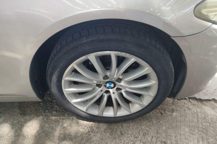 Used BMW 5 Series 2017 525Li Luxury Design Package Right Front Wheel Hub