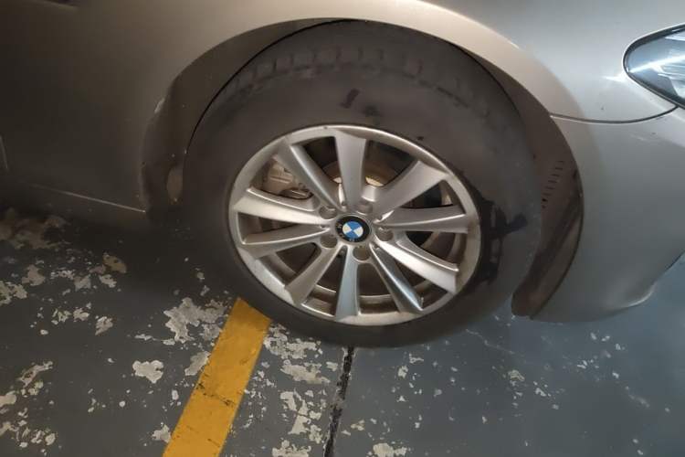 Used BMW 5 Series 2017 520Li Elegant Edition Right Front Wheel Hub
