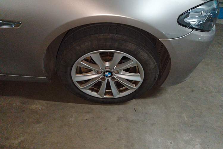 Used BMW 5 Series 2017 520Li Elegant Edition Right Front Wheel Hub