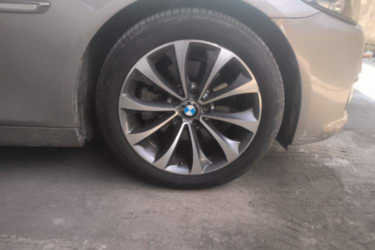 Used BMW 5 Series 2017 525Li Leading Model Right Front Wheel Hub