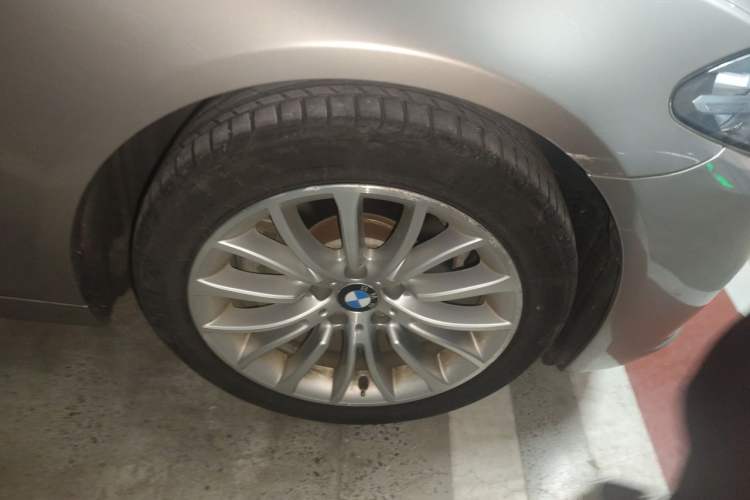 Used BMW 5 Series 2017 525Li Luxury Design Package Right Front Wheel Hub