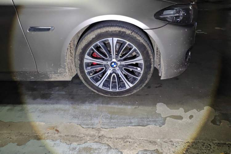 Used BMW 5 Series 2017 525Li Leading Model Right Front Wheel Hub
