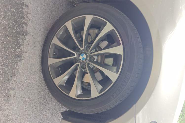 Used BMW 5 Series 2017 525Li Leading Model Right Front Wheel Hub
