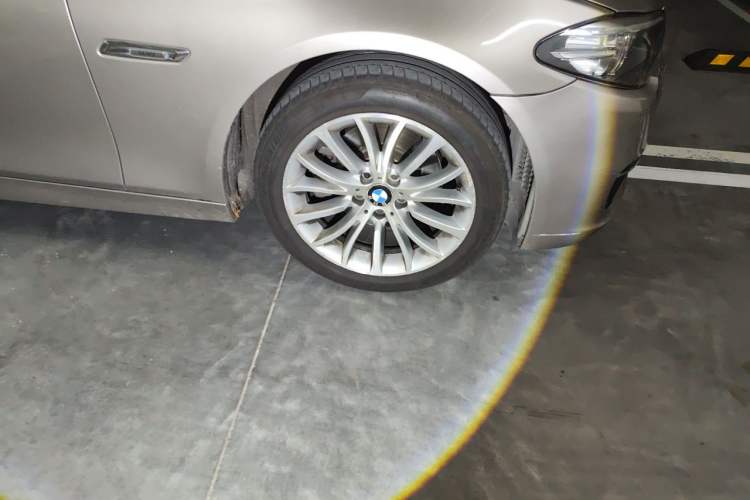 Used BMW 5 Series 2017 525Li Luxury Design Package Right Front Wheel Hub