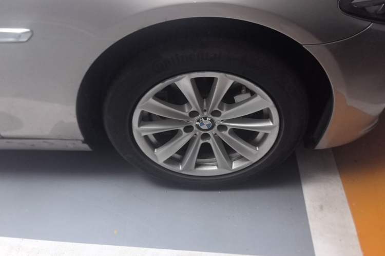 Used BMW 5 Series 2017 520Li Elegant Edition Right Front Wheel Hub