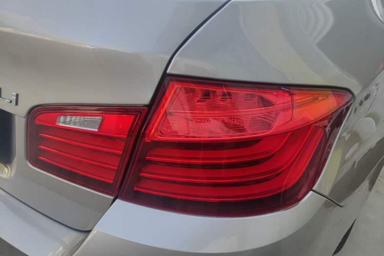 Used BMW 5 Series 2017 525Li Luxury Design Package Right Rear Taillight