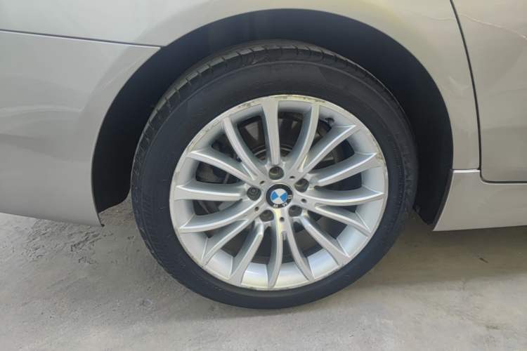 Used BMW 5 Series 2017 525Li Luxury Design Package Right Rear Wheel Hub