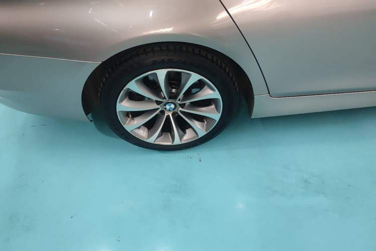 Used BMW 5 Series 2017 525Li Leading Model Right Rear Wheel Hub